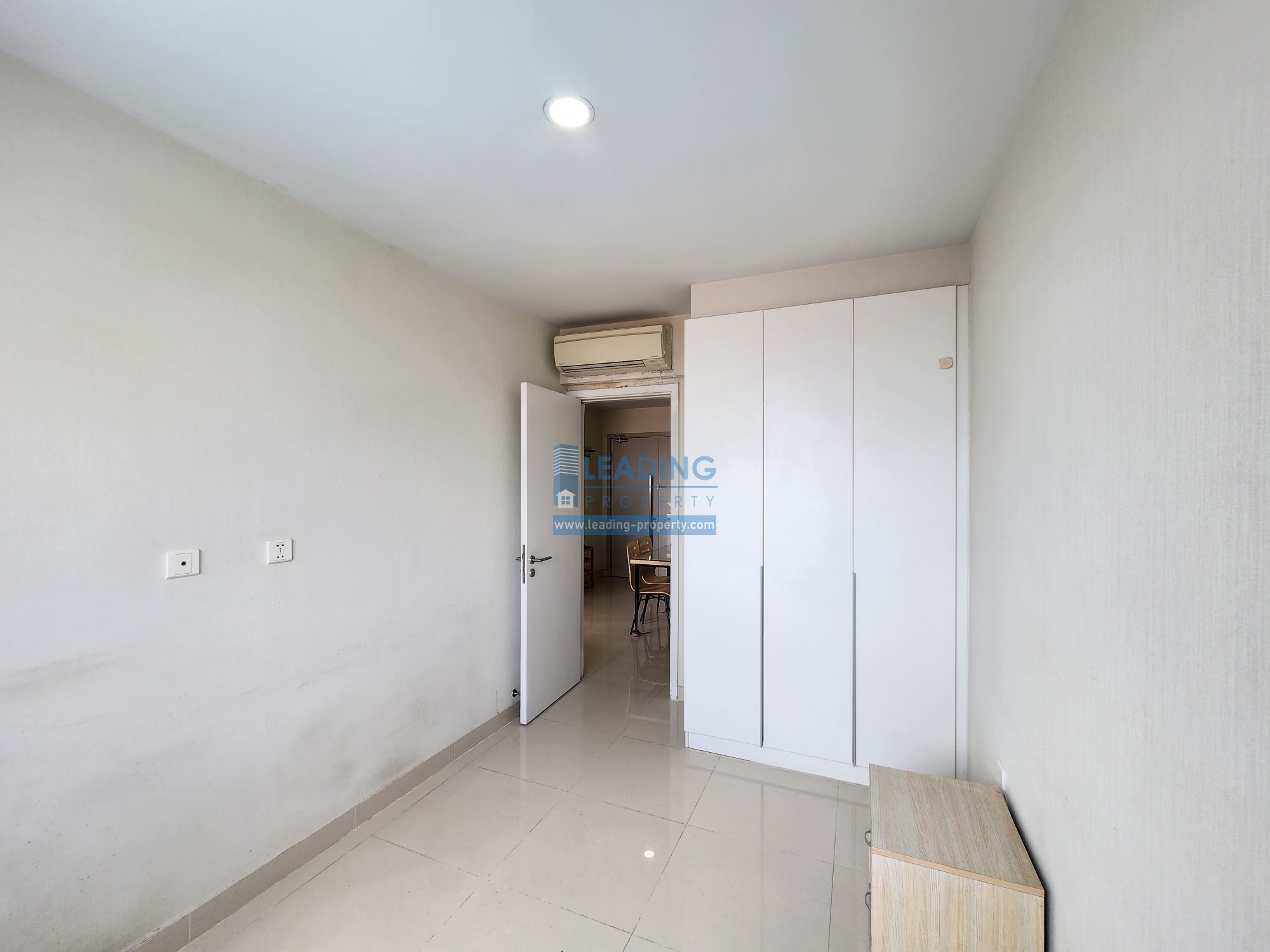 N1004 - 3 Bedrooms - $1,200 - Tonle Basac