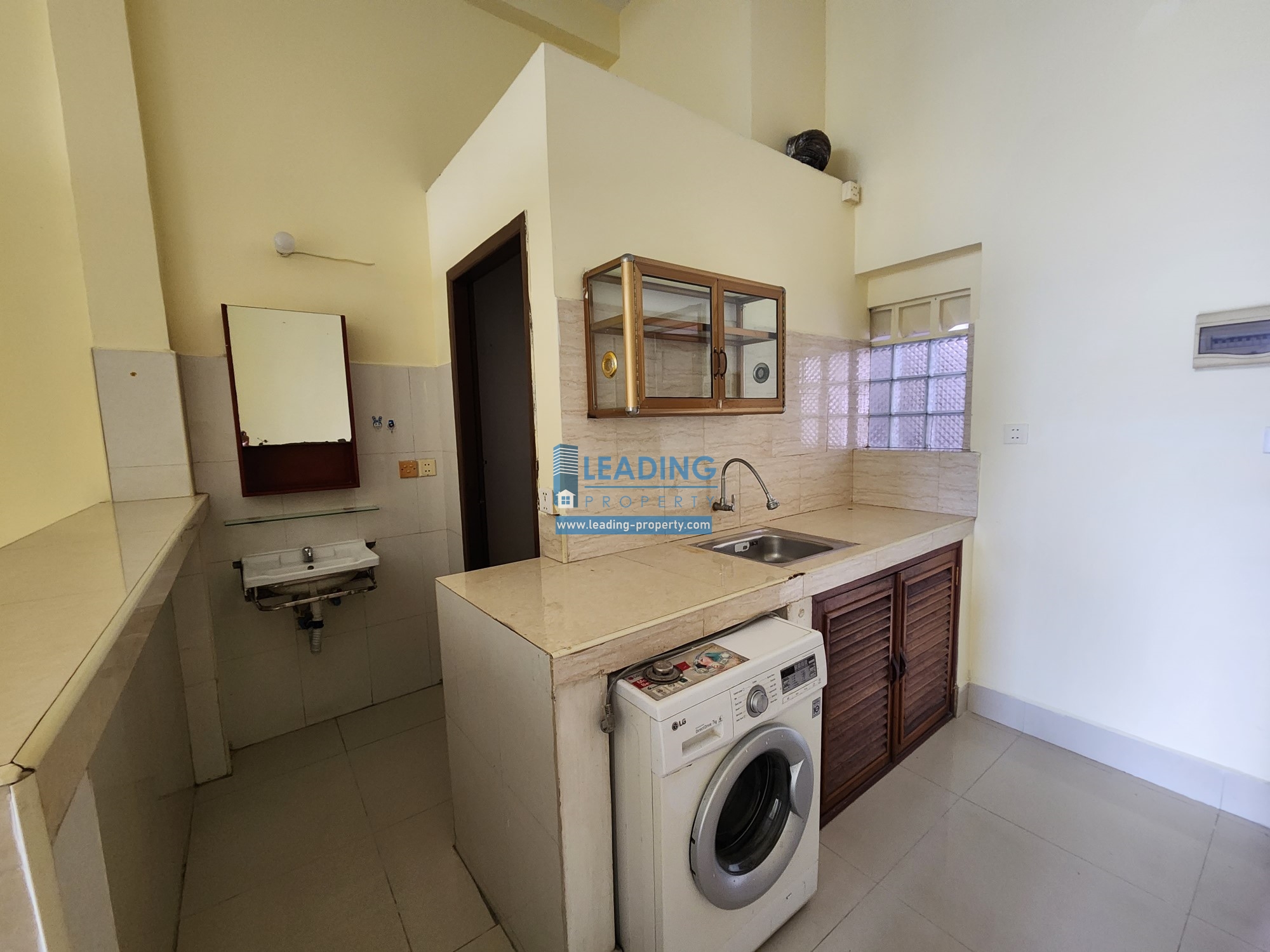 N589 - 1 Bedroom - $270 - Daun Penh