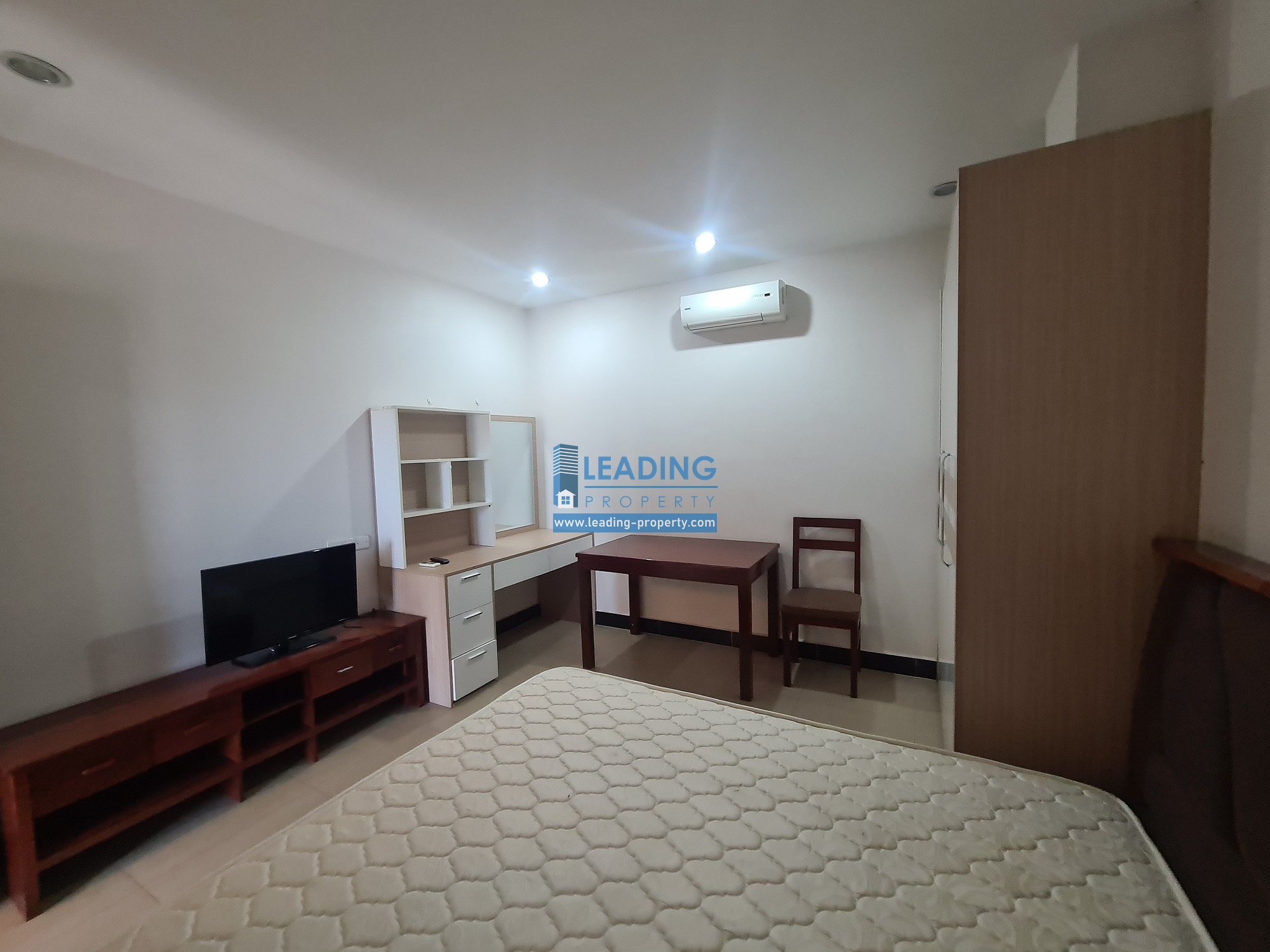 N924 - 1 Bedroom - $300 - Toul Kork