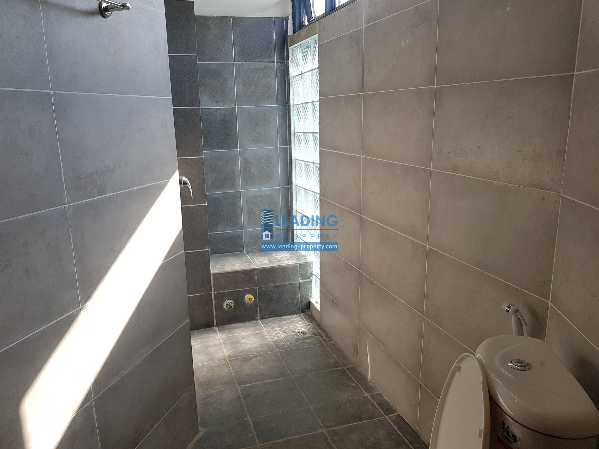 N727 - 1 Bedroom - $380 - Toul Kork