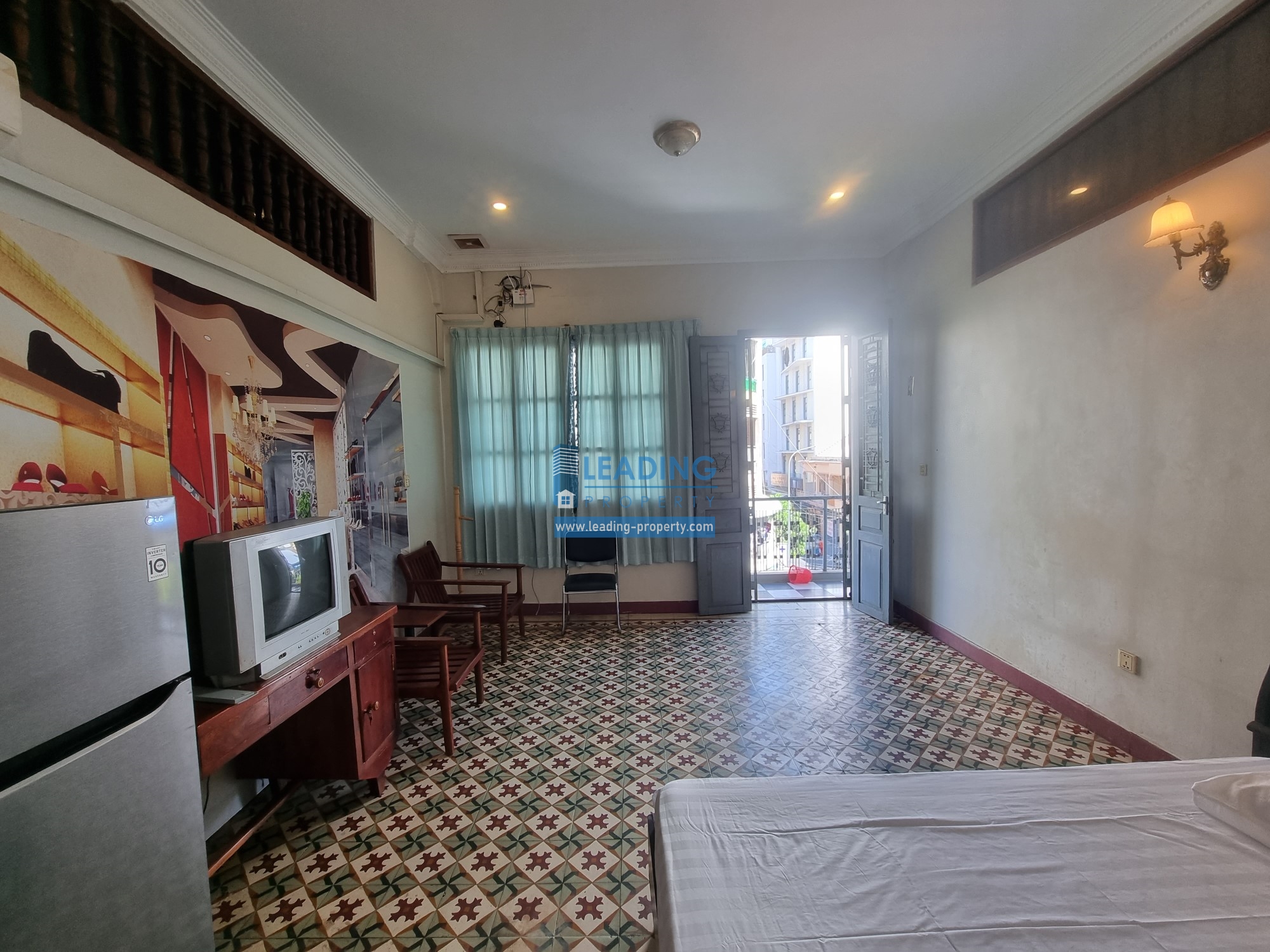 N498 - STUDIO - DAUN PENH