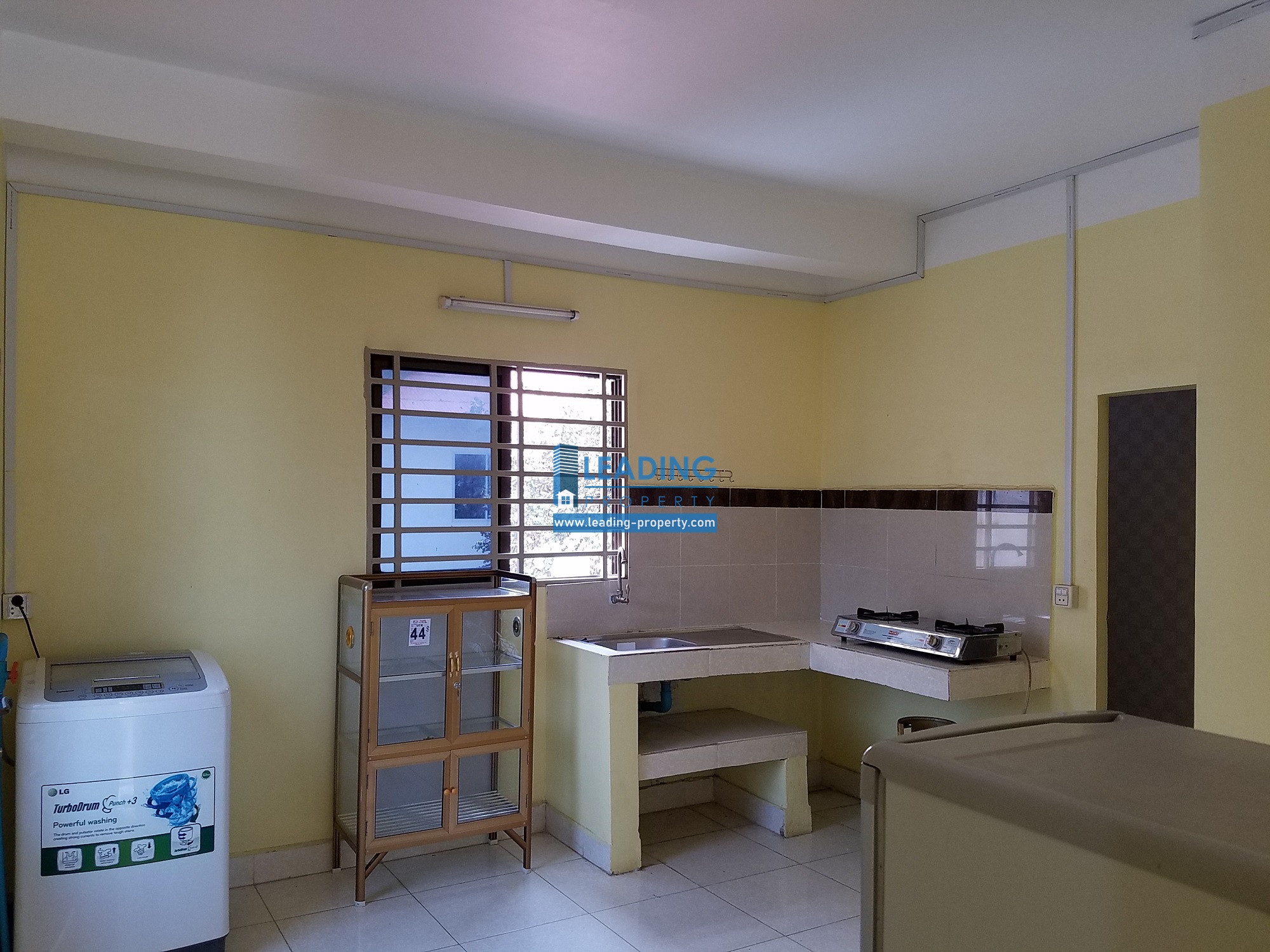 N054 - 1 BEDROOM - TONLE BASAC