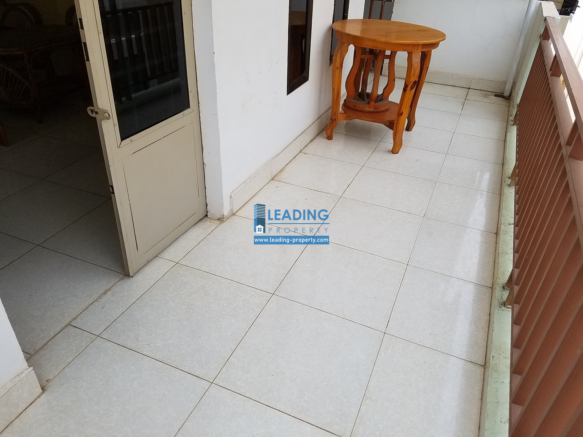 N054 - 1 BEDROOM - TONLE BASAC