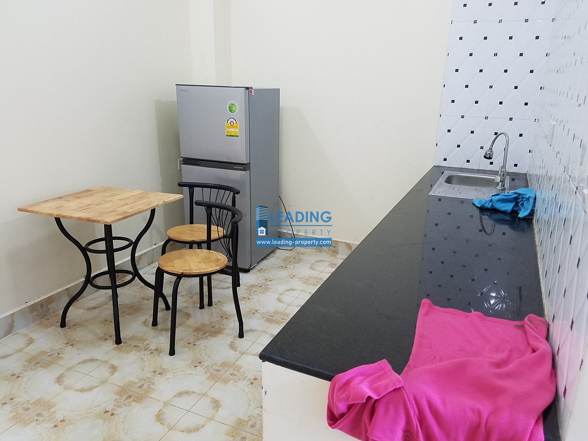 N076 - 2 BEDROOMS - DAUN PENH