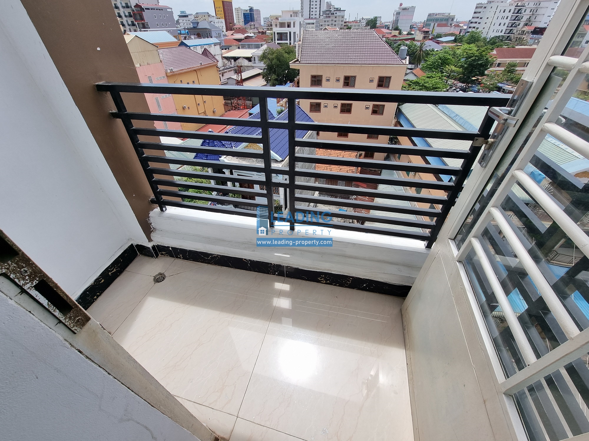 N520 - 1 BEDROOM - TOUL TOM PONG